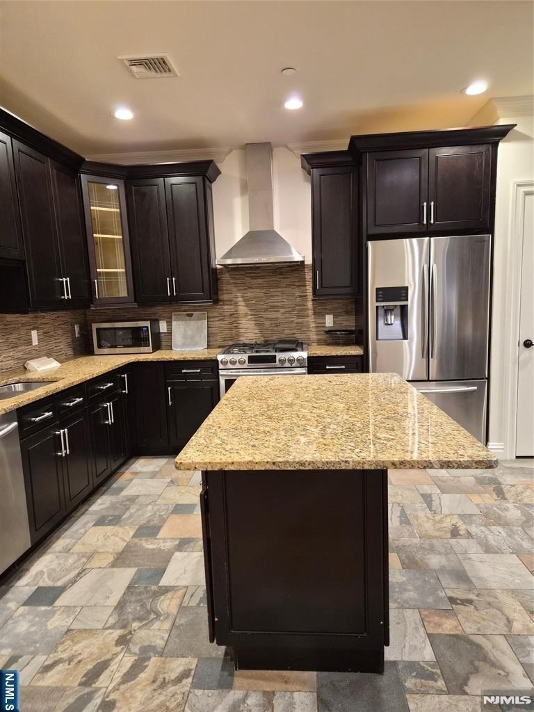 39 Allen - Photo 1