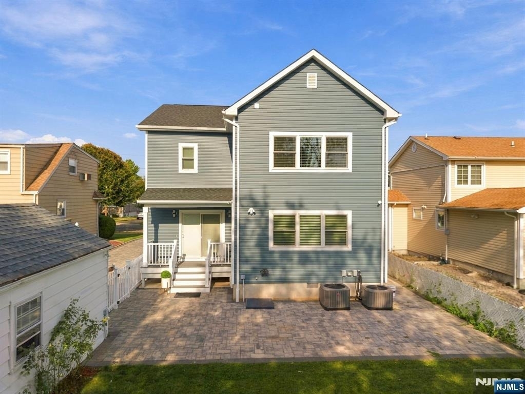 119 Rock Hill - Photo 4