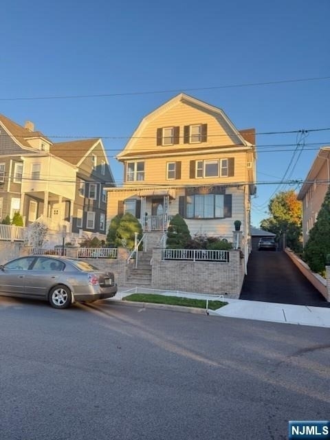 184 Uhland - Photo 0