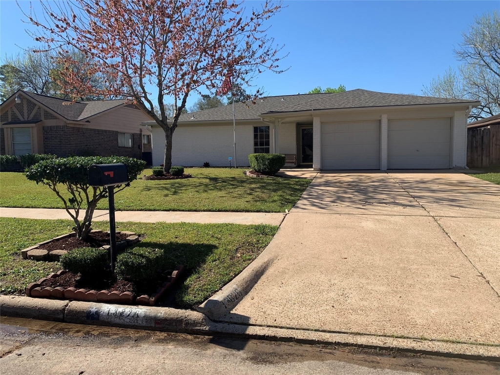 13826 Maisemore Road - Photo 2