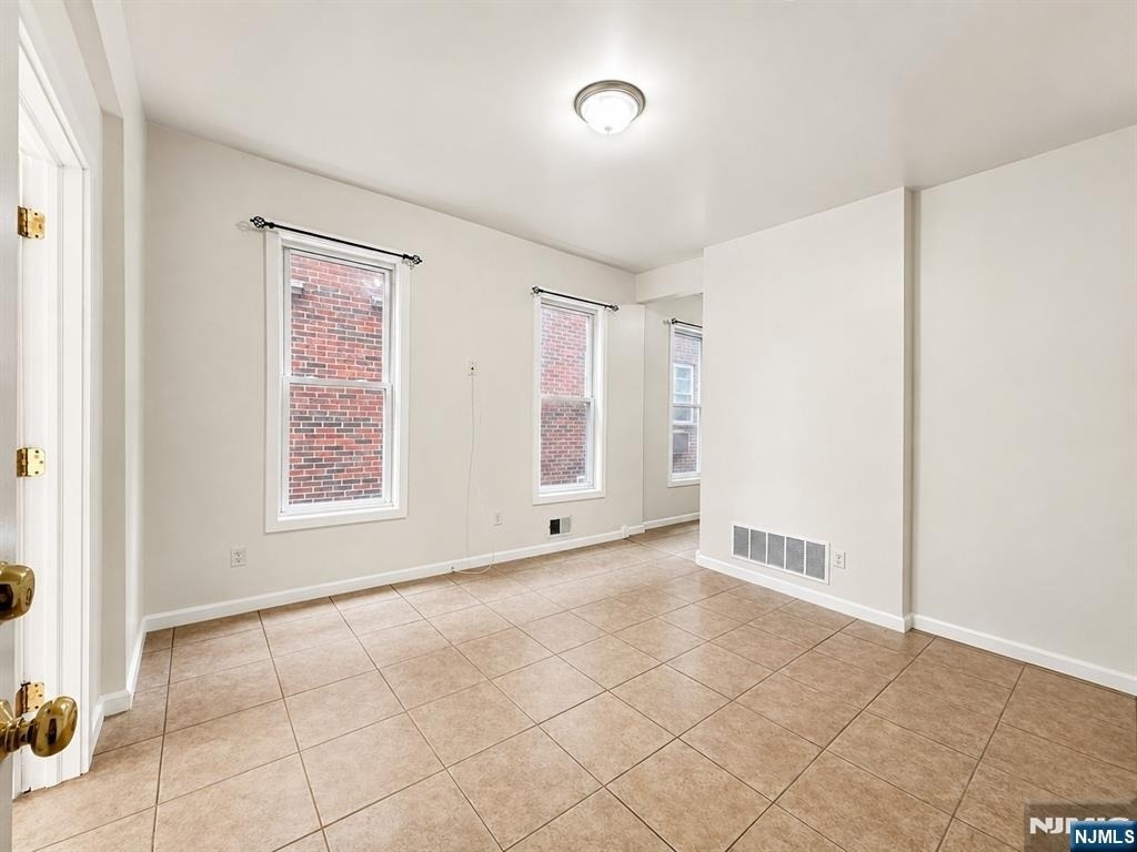 92 Bloomfield - Photo 4