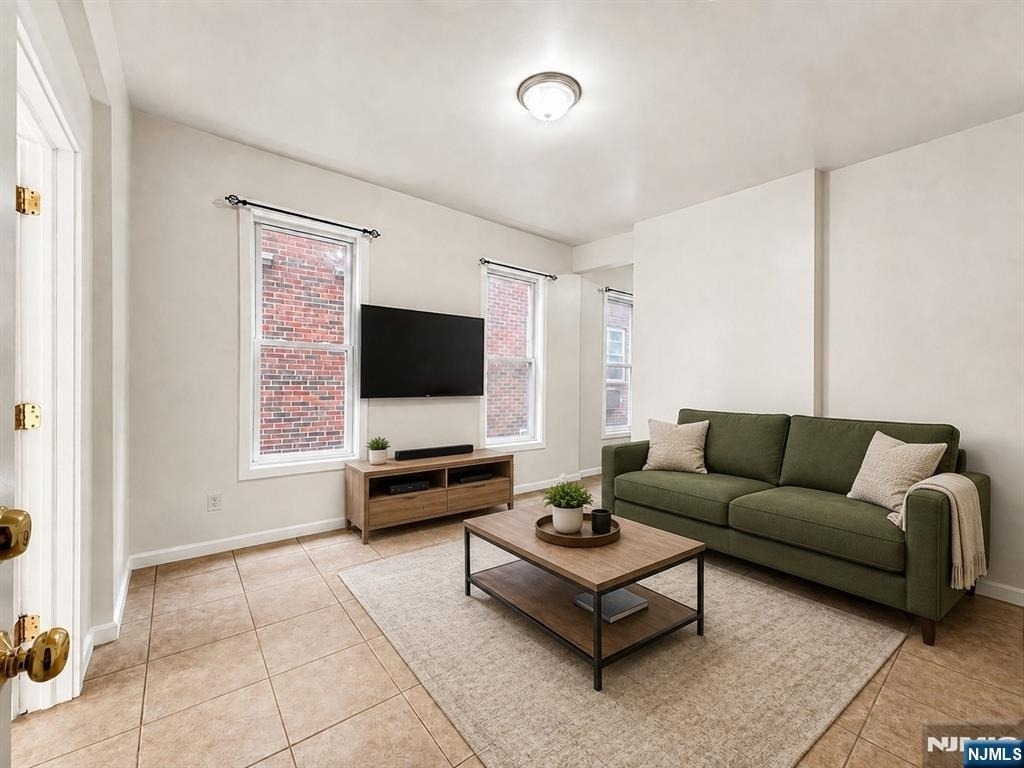 92 Bloomfield - Photo 3