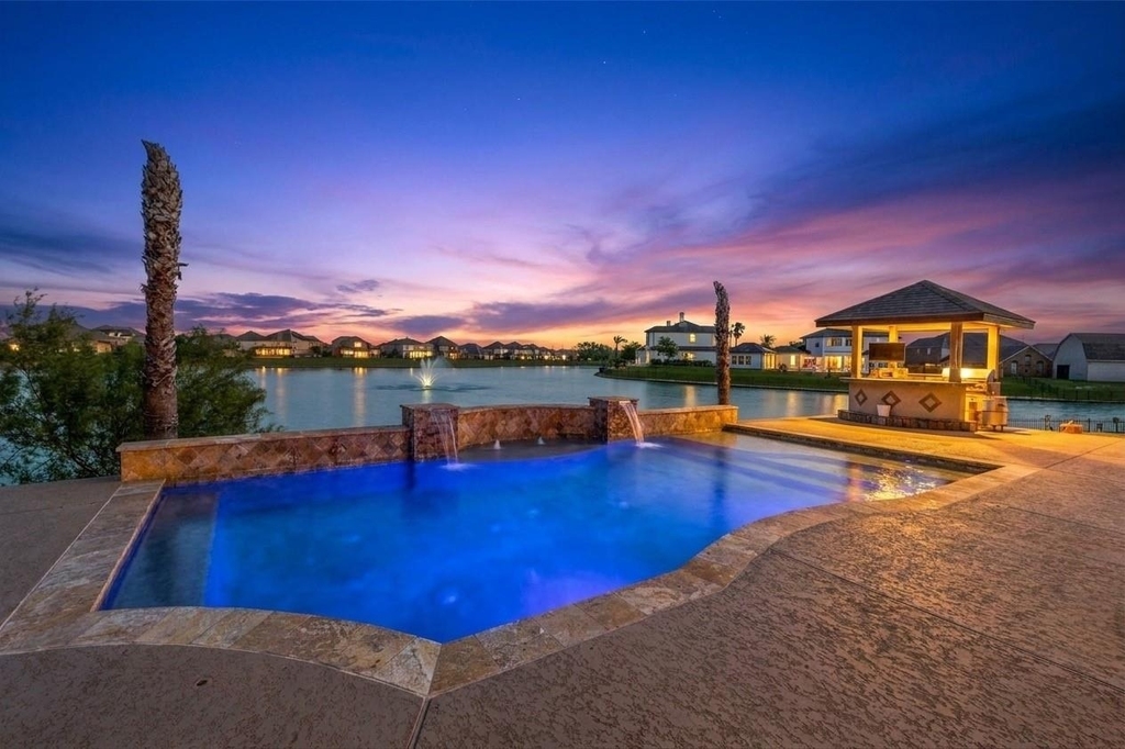 8 Cypress Point Court - Photo 1