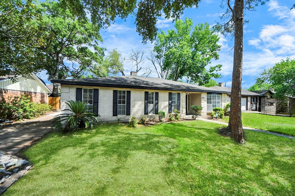 9406 Vickijohn Drive - Photo 1