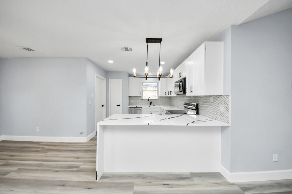 9406 Vickijohn Drive - Photo 29