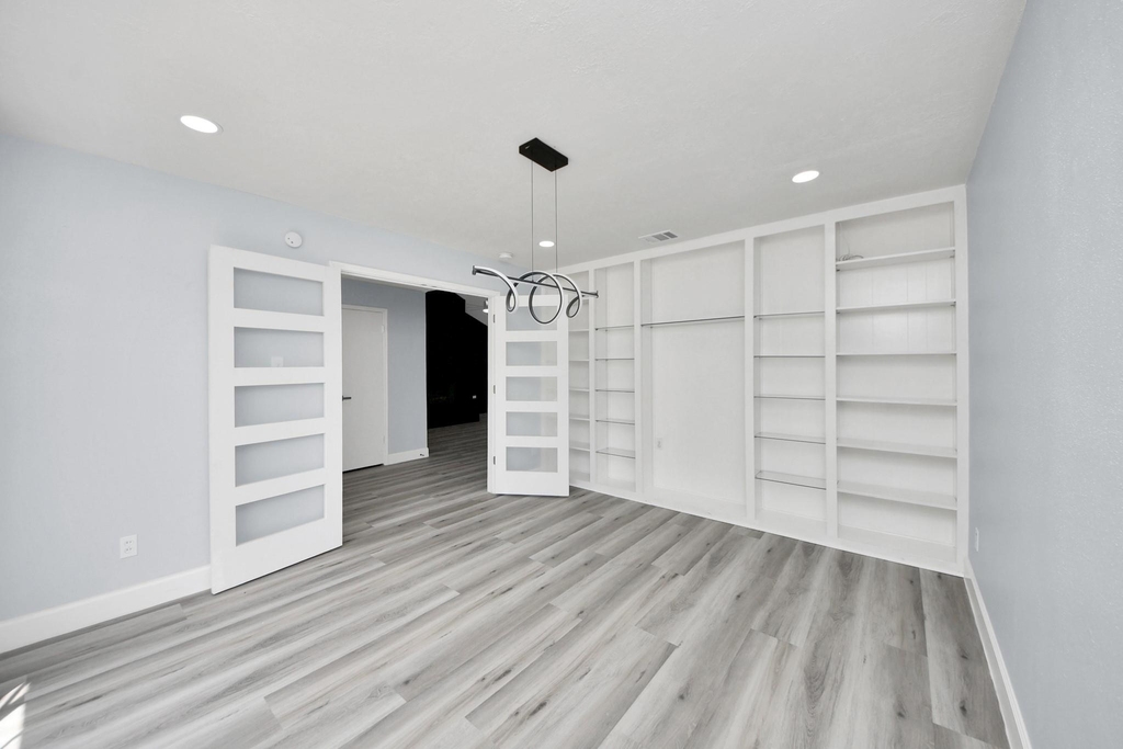 9406 Vickijohn Drive - Photo 15