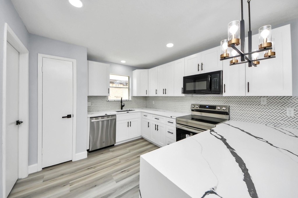 9406 Vickijohn Drive - Photo 30