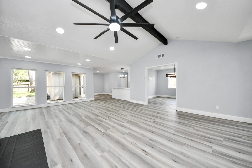 9406 Vickijohn Drive - Photo 16