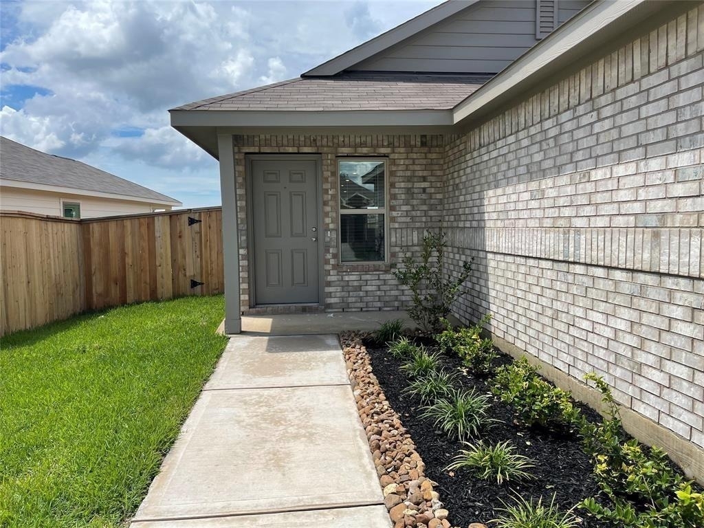 440 Jewett Meadow Drive - Photo 1