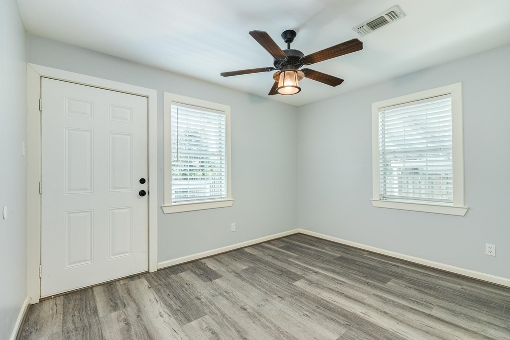 5507 Menard Avenue - Photo 17