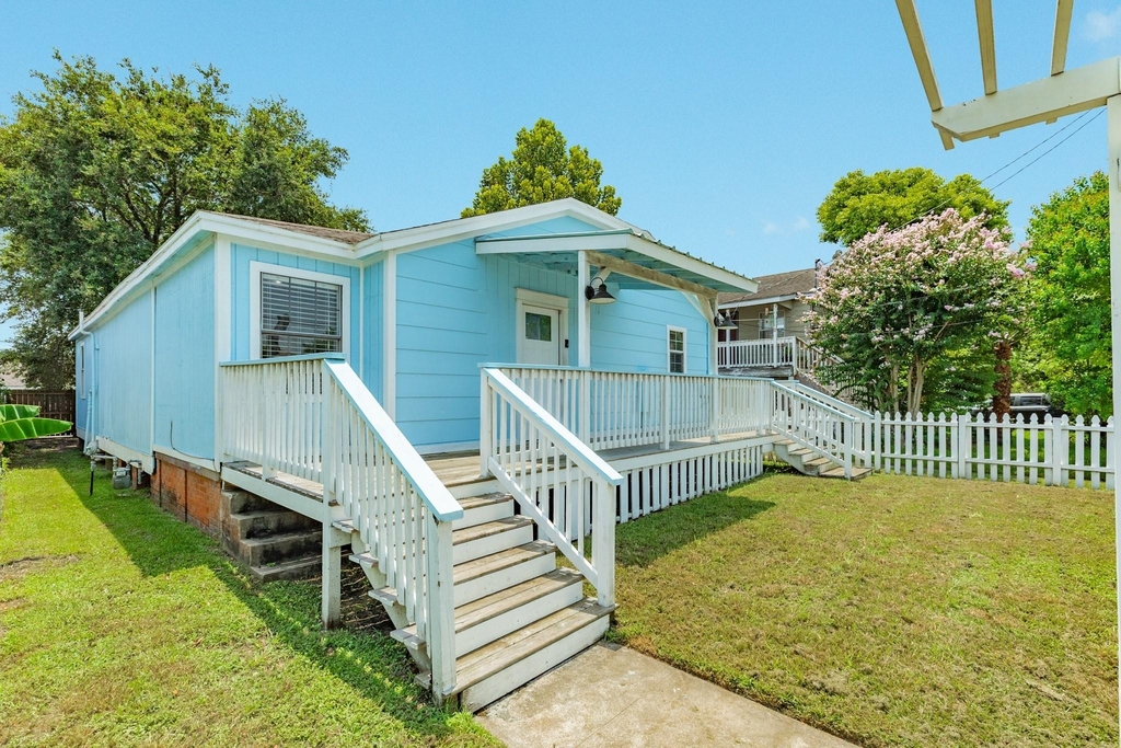 5507 Menard Avenue - Photo 2