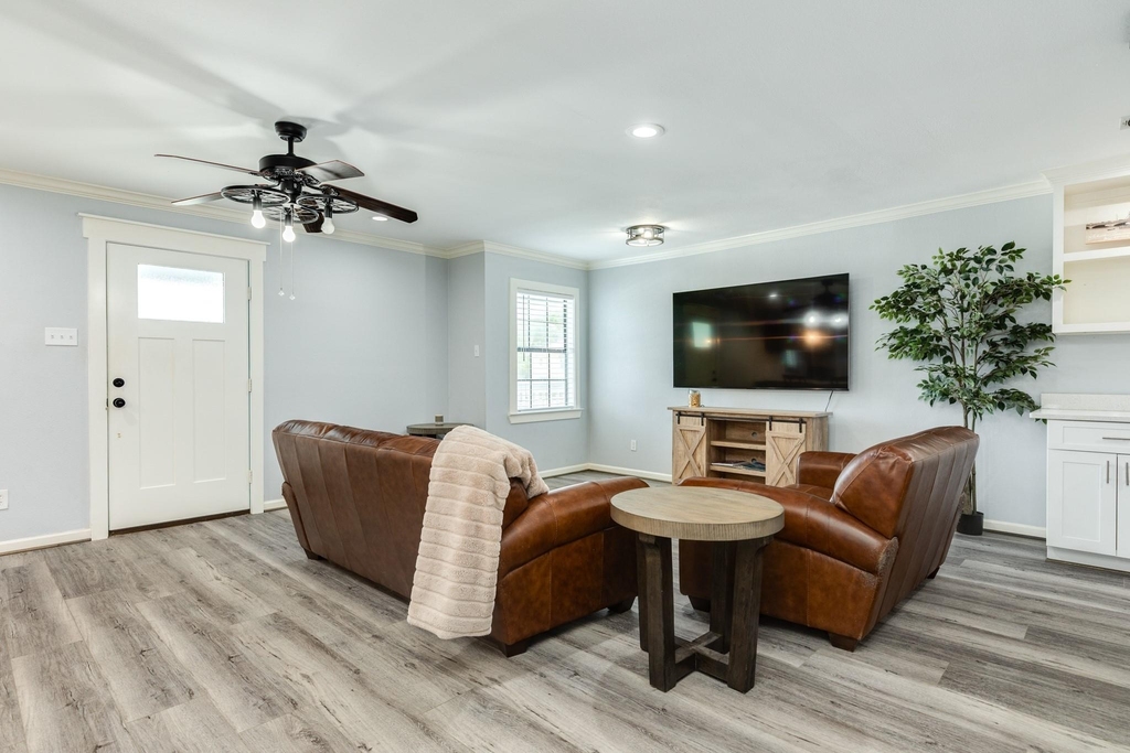 5507 Menard Avenue - Photo 0