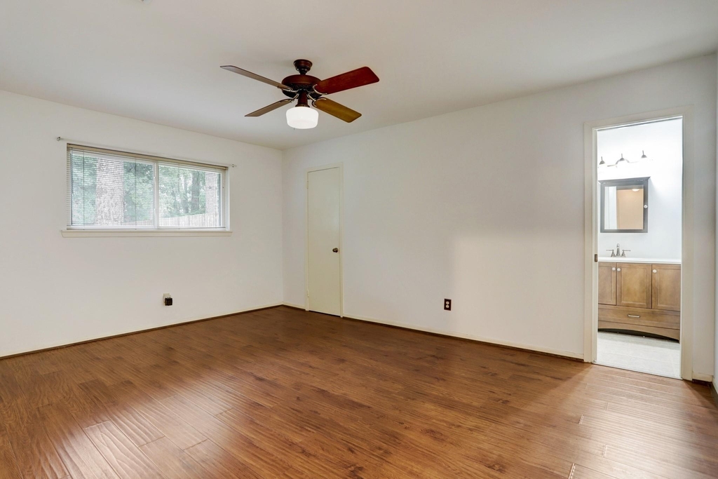 14735 Waynewood Drive - Photo 10