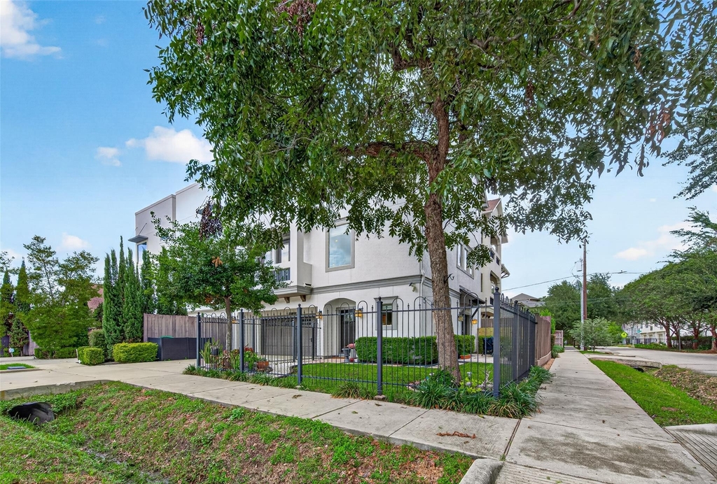 4702 Feagan Street - Photo 1