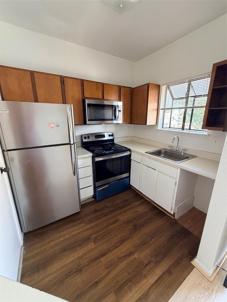 7901 Cambridge Street - Photo 2