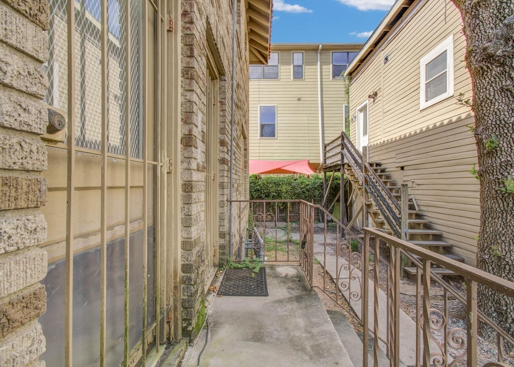 4802 La Branch Street - Photo 38