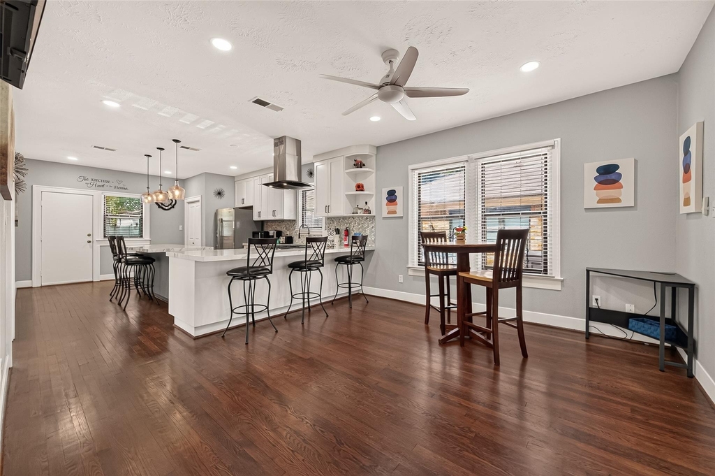 2418 Rosewood Street - Photo 3