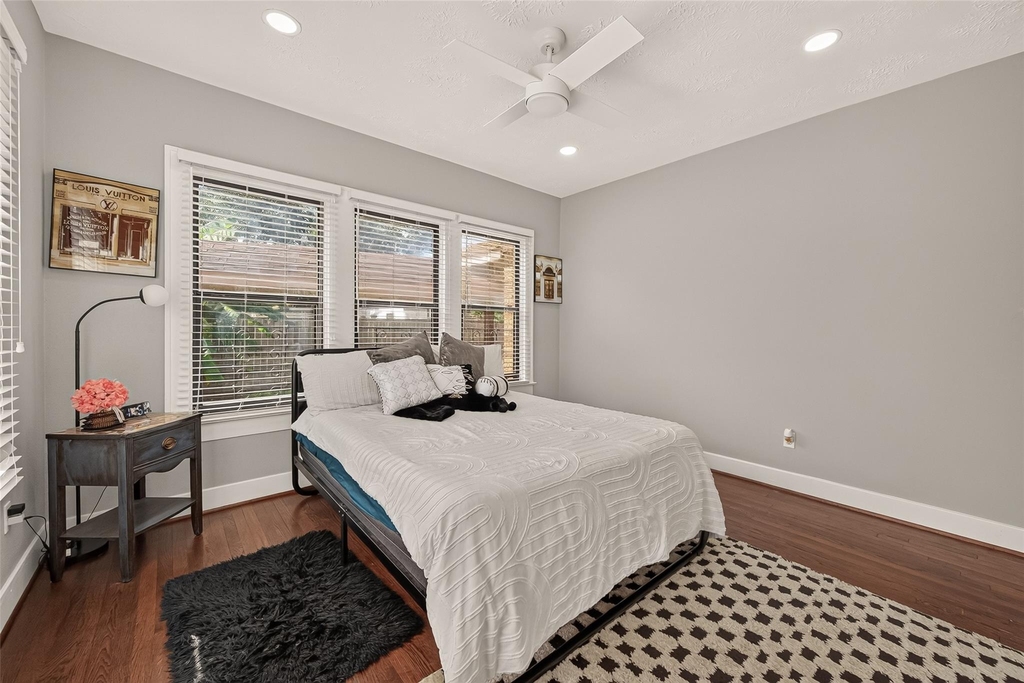2418 Rosewood Street - Photo 7