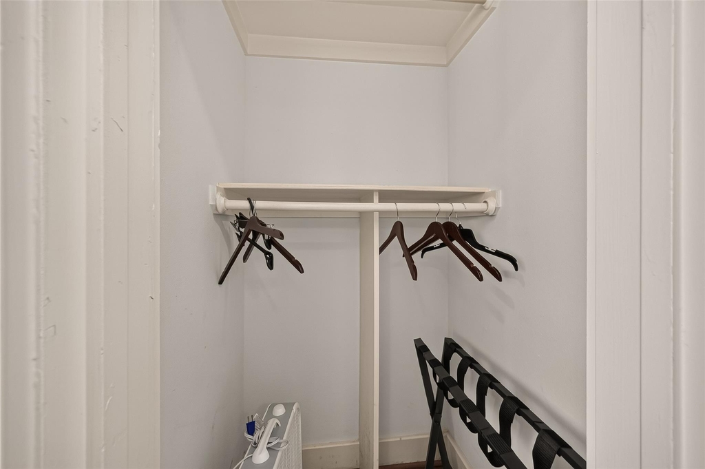 2418 Rosewood Street - Photo 16