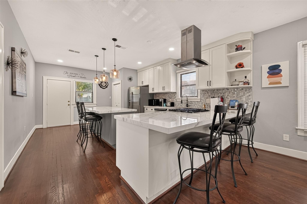2418 Rosewood Street - Photo 4