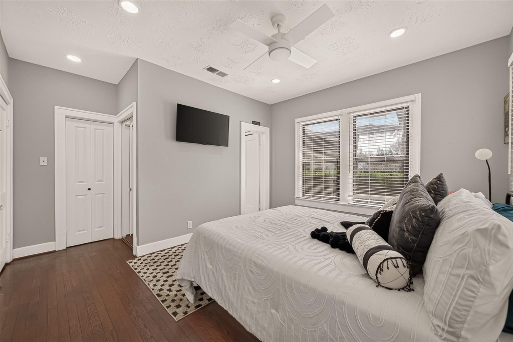 2418 Rosewood Street - Photo 8