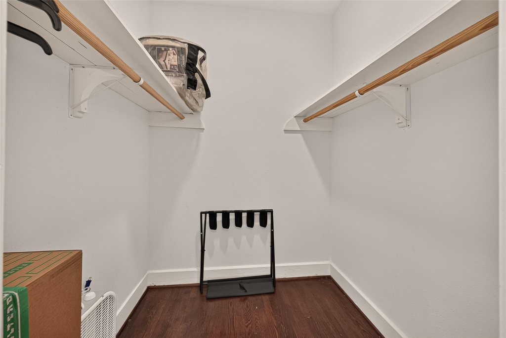 2418 Rosewood Street - Photo 12