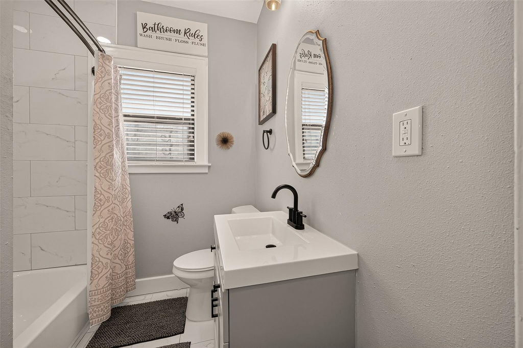 2418 Rosewood Street - Photo 15
