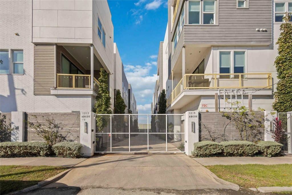 1211 Hickory Street - Photo 4