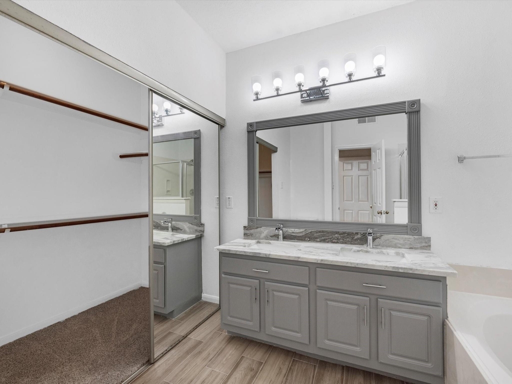 142 N Magnolia Pond Place - Photo 17