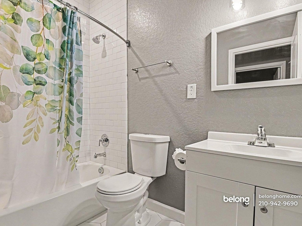 206 Roberts St - Photo 3