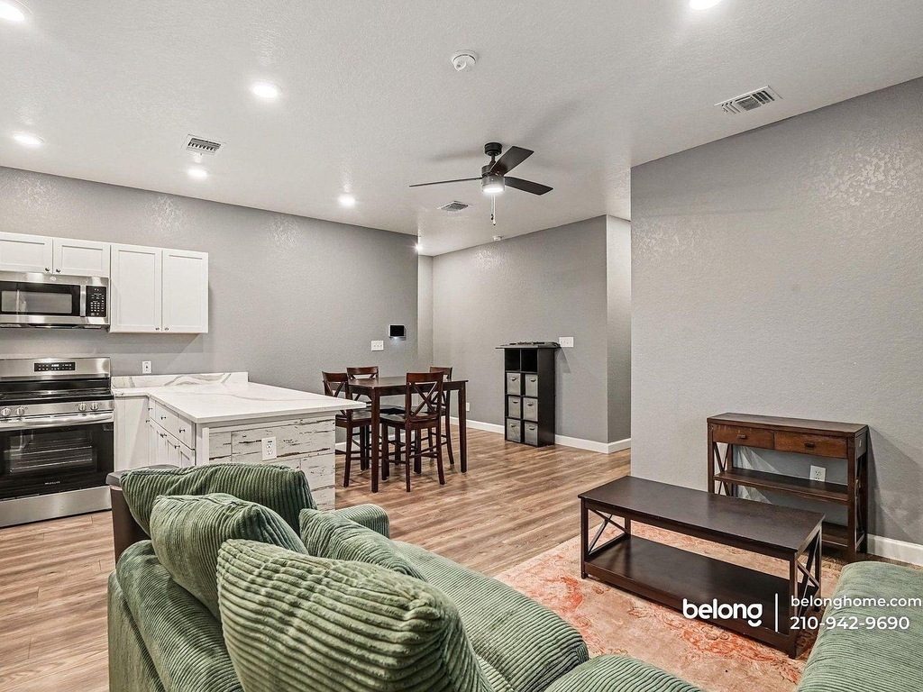 206 Roberts St - Photo 10