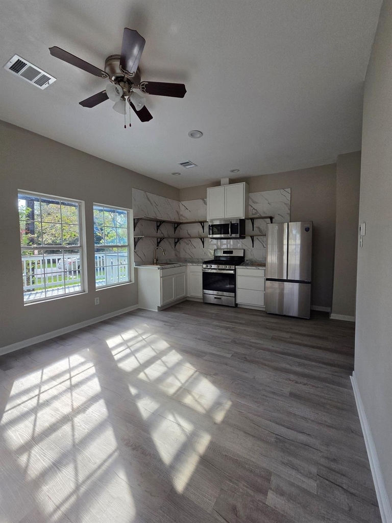 512 Hill Road - Photo 2