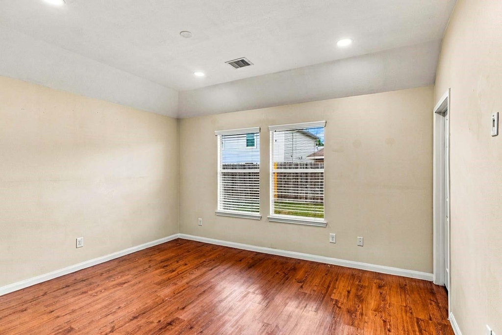 18810 N Lyford Drive - Photo 9