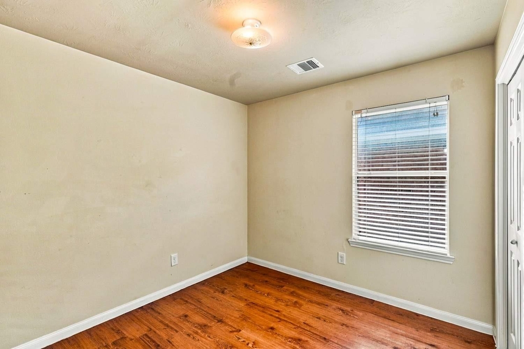 18810 N Lyford Drive - Photo 10
