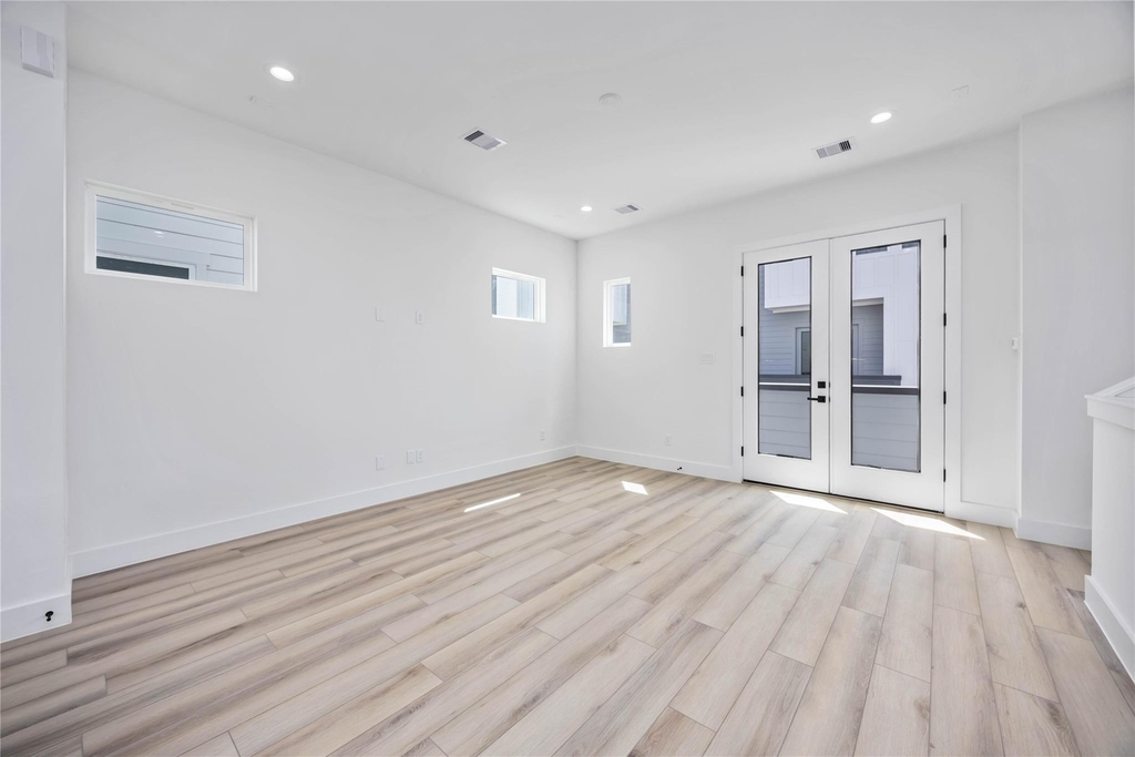 6737 Peerless Street - Photo 4