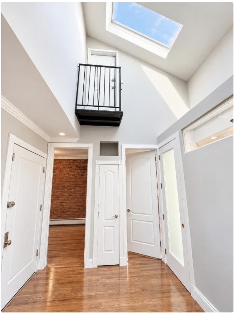 Avenue B, East Village - Photo 1