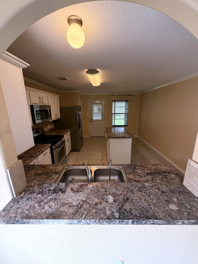8315 White Pine Lane - Photo 3