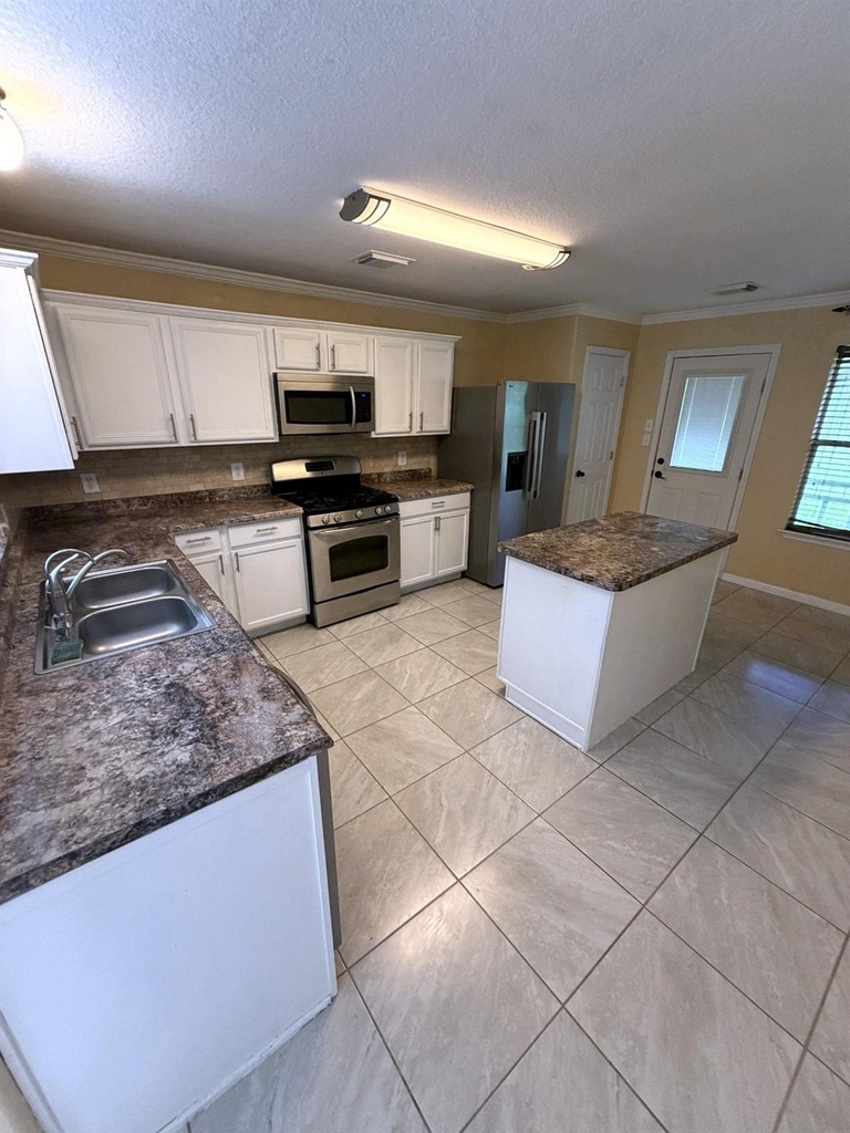 8315 White Pine Lane - Photo 2