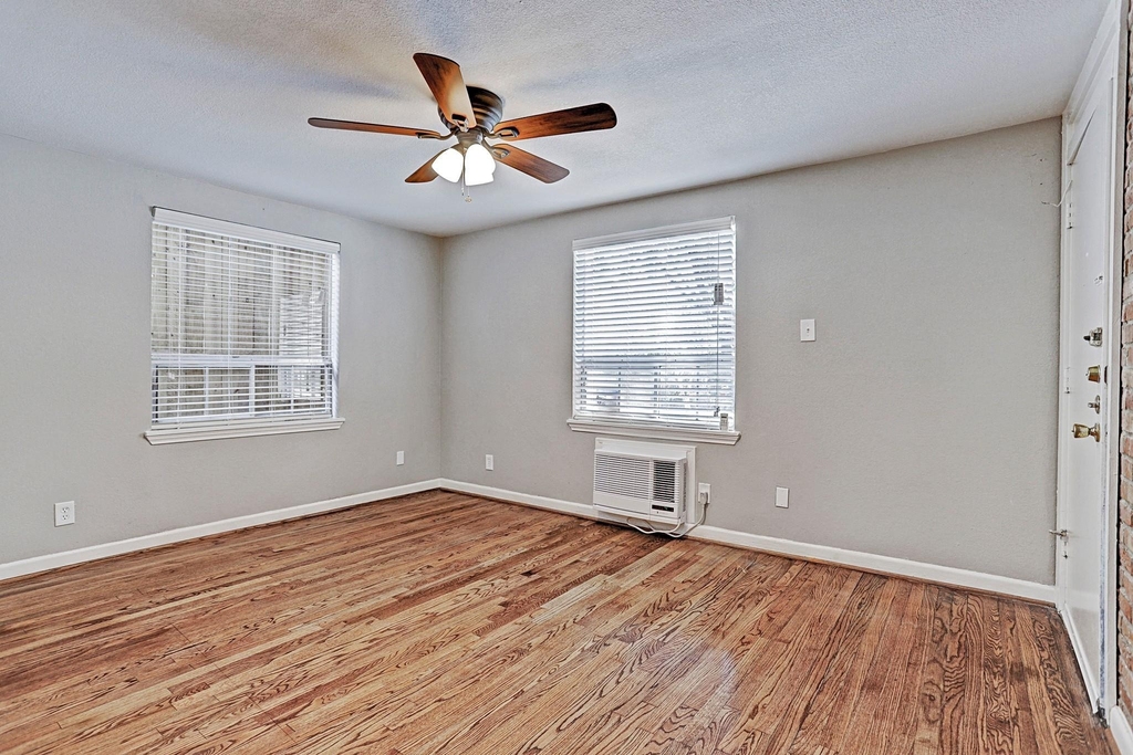 2148 Harold Street - Photo 4