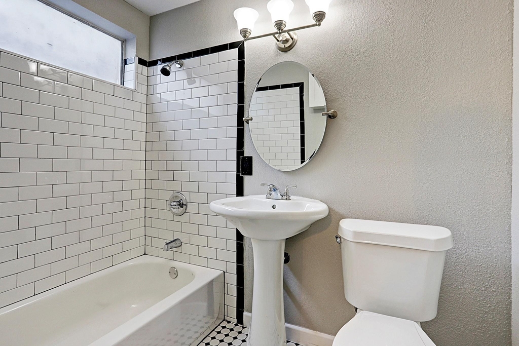 2148 Harold Street - Photo 8