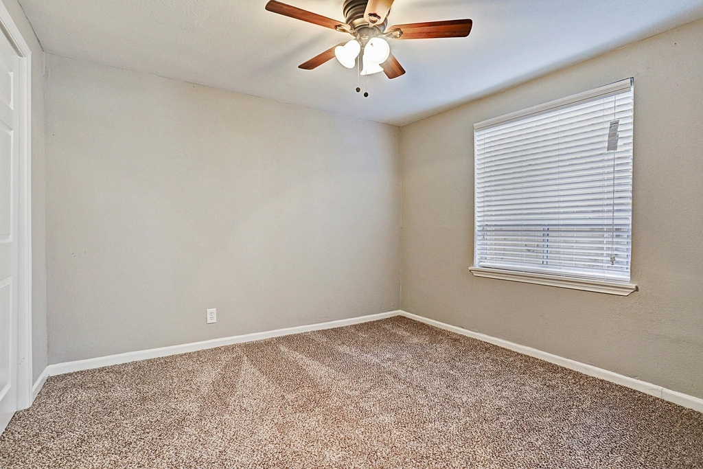 2148 Harold Street - Photo 6