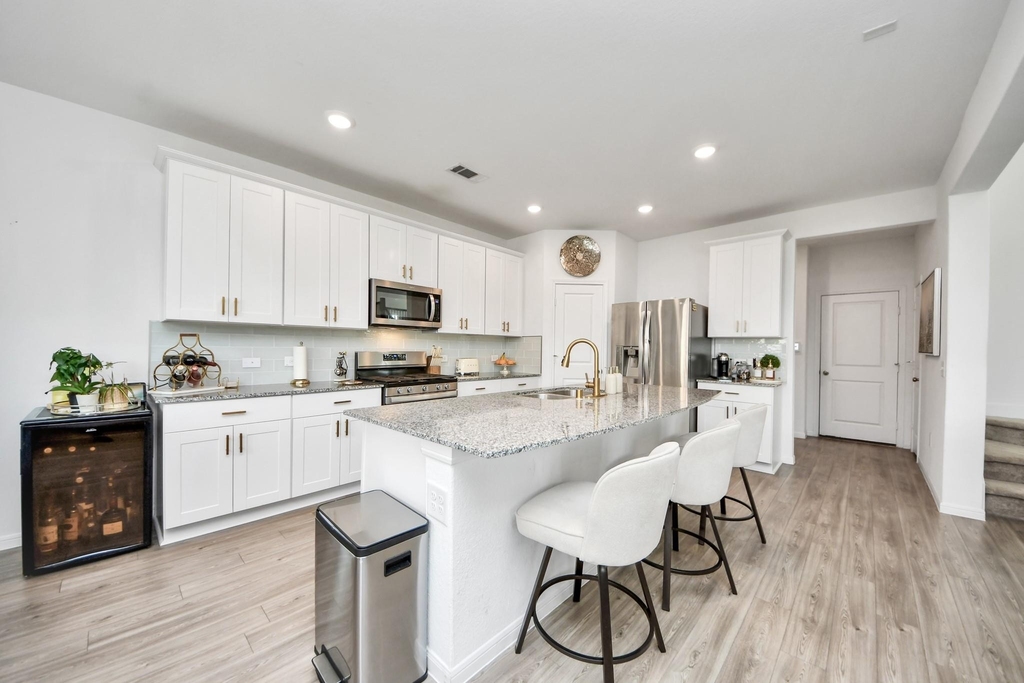 1055 Greenshank Drive - Photo 10