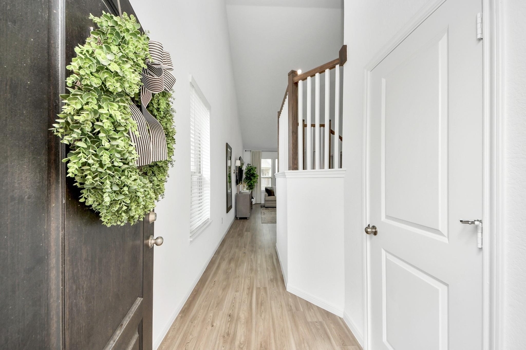 1055 Greenshank Drive - Photo 3