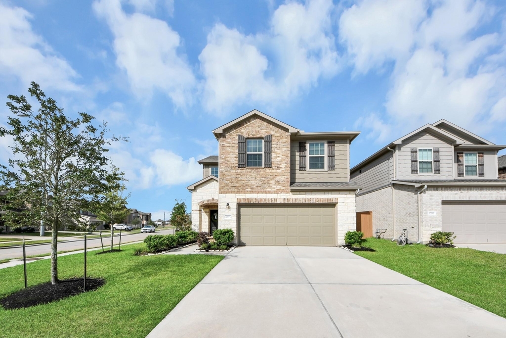 1055 Greenshank Drive - Photo 0