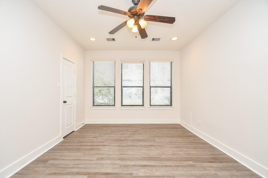 2422 Navigation Boulevard - Photo 22