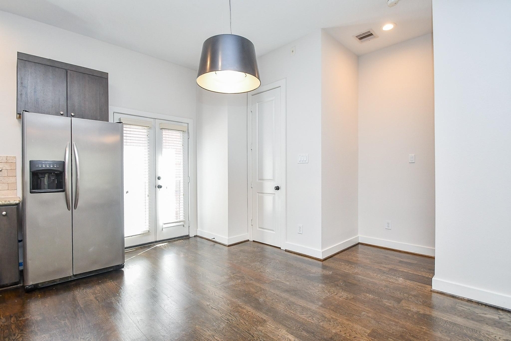 2422 Navigation Boulevard - Photo 9