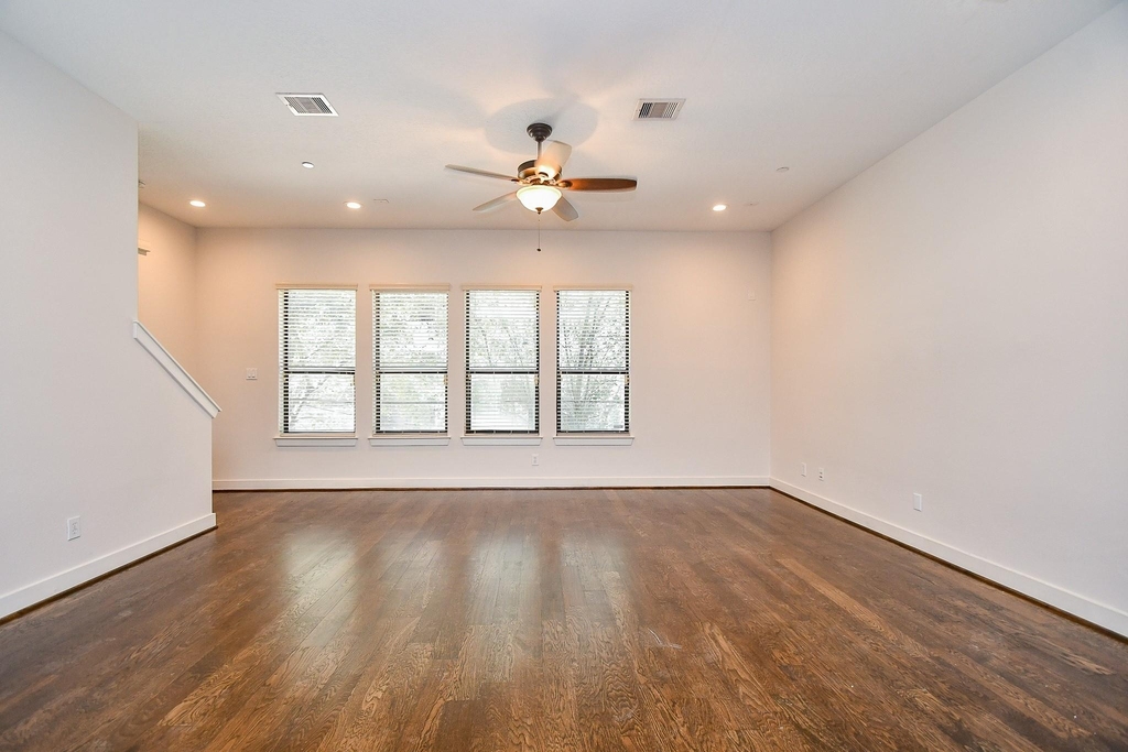 2422 Navigation Boulevard - Photo 11