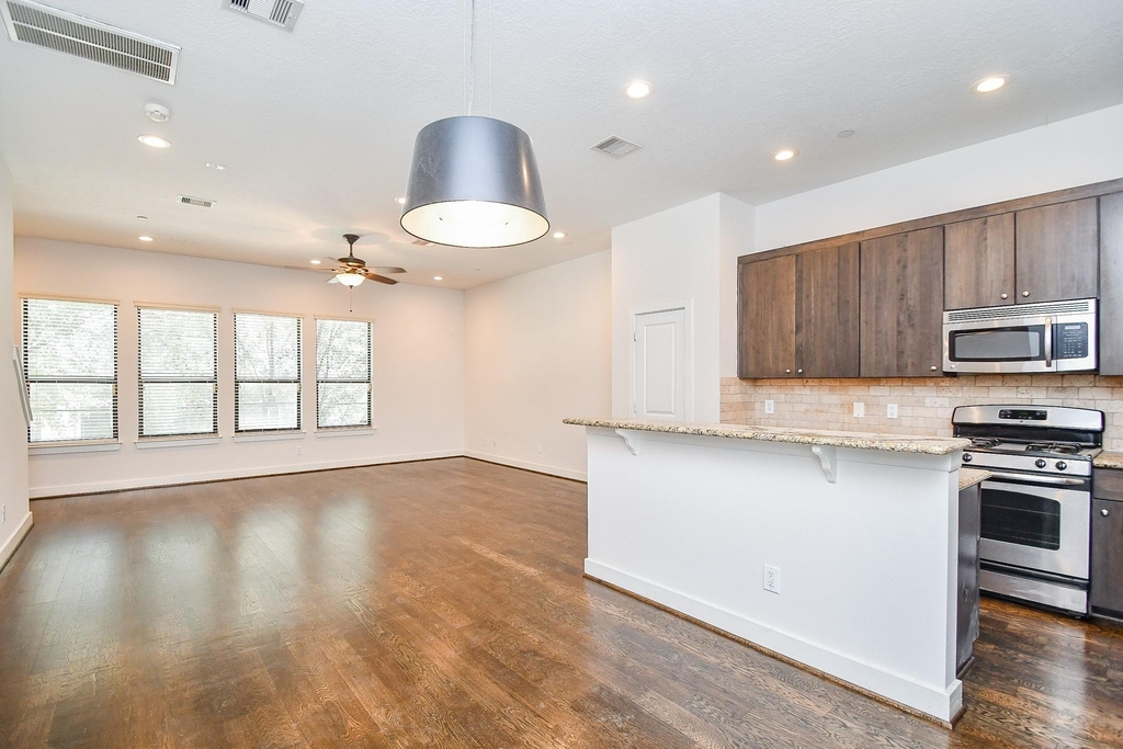 2422 Navigation Boulevard - Photo 8
