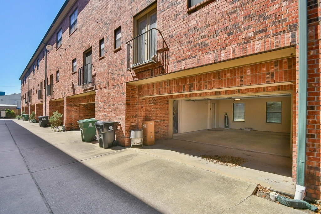 2422 Navigation Boulevard - Photo 30