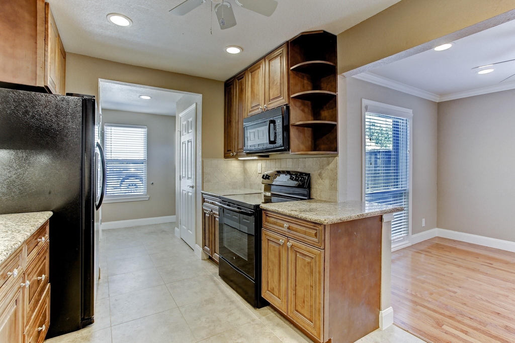 3922 Law Street - Photo 5
